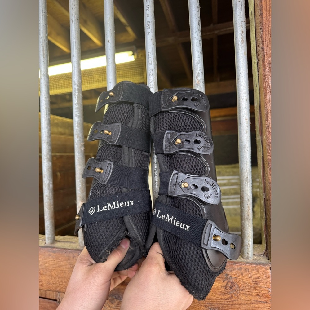 LeMieux Horse Mesh Front Jumping Boots Equestrian Front Set Tack